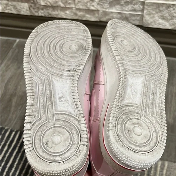 Nike Air Women's Pink Lace up Sneakers size 8 - Picture 7 of 11